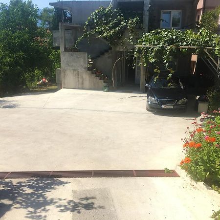 Milmaris Apartments Tivat Eksteriør billede