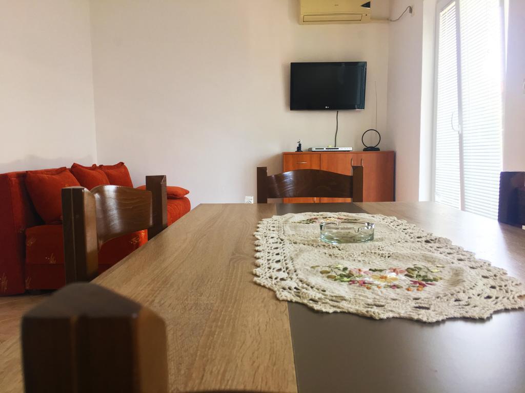 Milmaris Apartments Tivat Eksteriør billede
