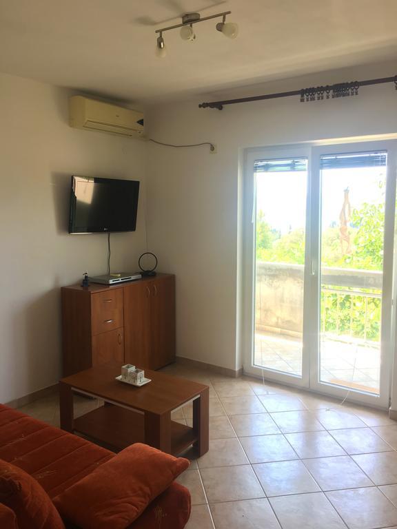 Milmaris Apartments Tivat Eksteriør billede