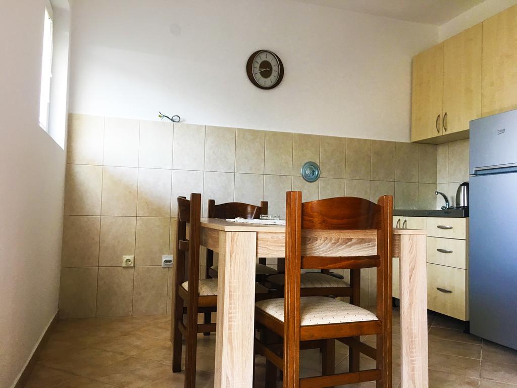 Milmaris Apartments Tivat Eksteriør billede